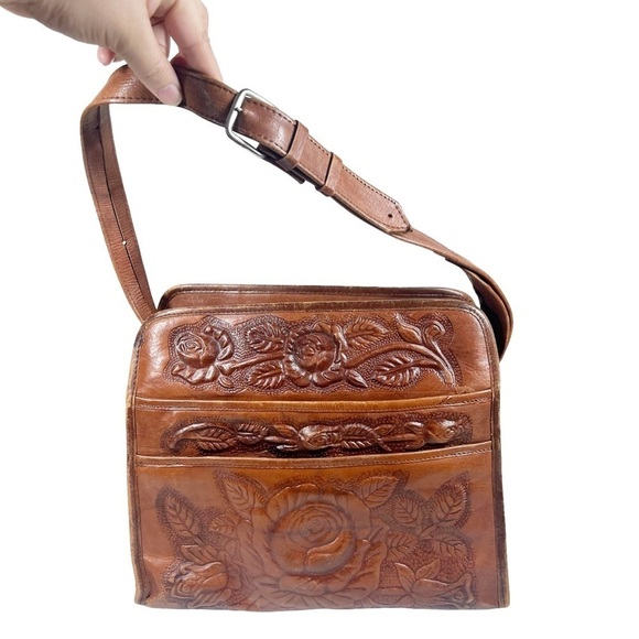 Vintage Handbags - Vintage Women’s Brown Floral Tooled Leather Handbag Purse Mexico Ideal Zipper